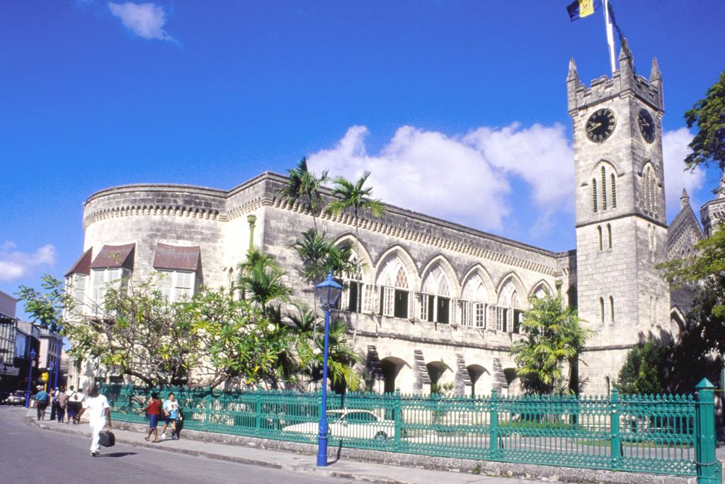 Bridgetown: Uhrenturm nahe des Parlaments