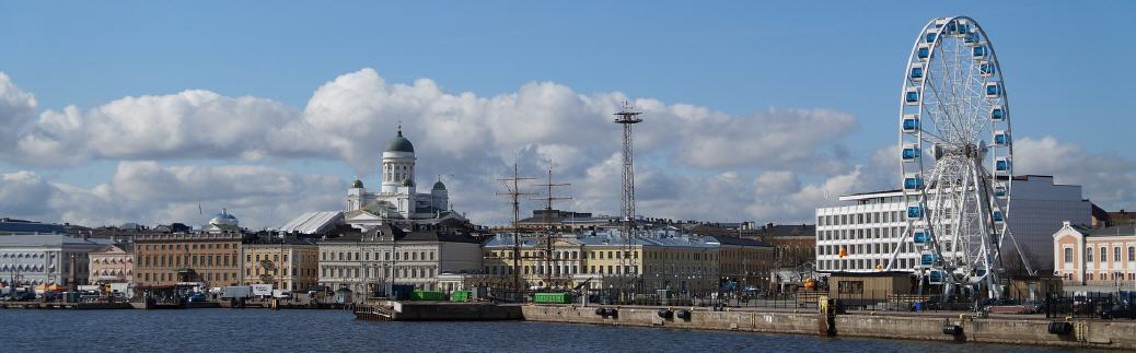 Helsinki: Blick auf Skyline und Hafen